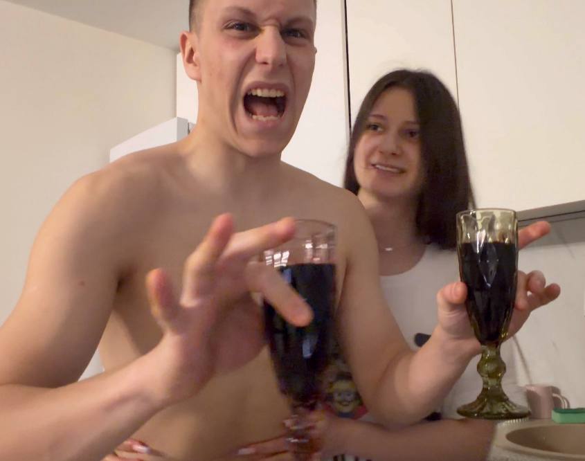 Мы с бокалами
